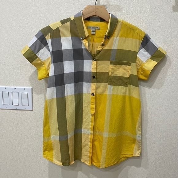 ⭐️Burberry Yellow, Gray and White Short Sleeve Blouse—Beautiful! Great Condition - Picture 1 of 8